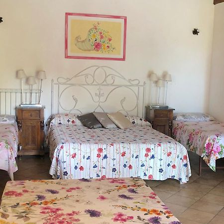 רונצ'יליונה Casale Fedele Family Relax B&B Vicino Al Borgo מראה חיצוני תמונה