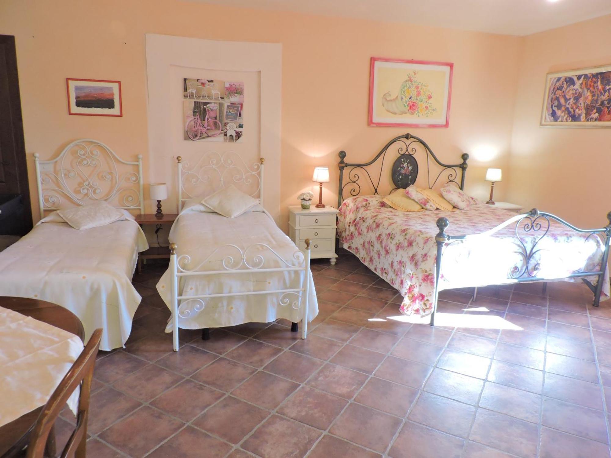 רונצ'יליונה Casale Fedele Family Relax B&B Vicino Al Borgo חדר תמונה